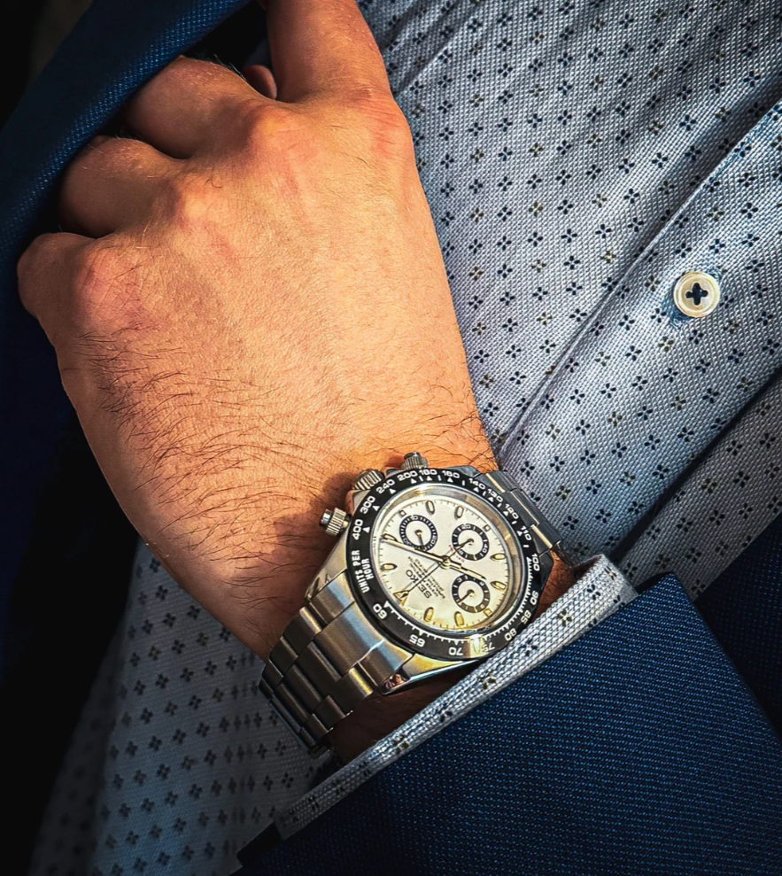 Daytona_watch_on_wrist-AURO CUSTOM WATCHES